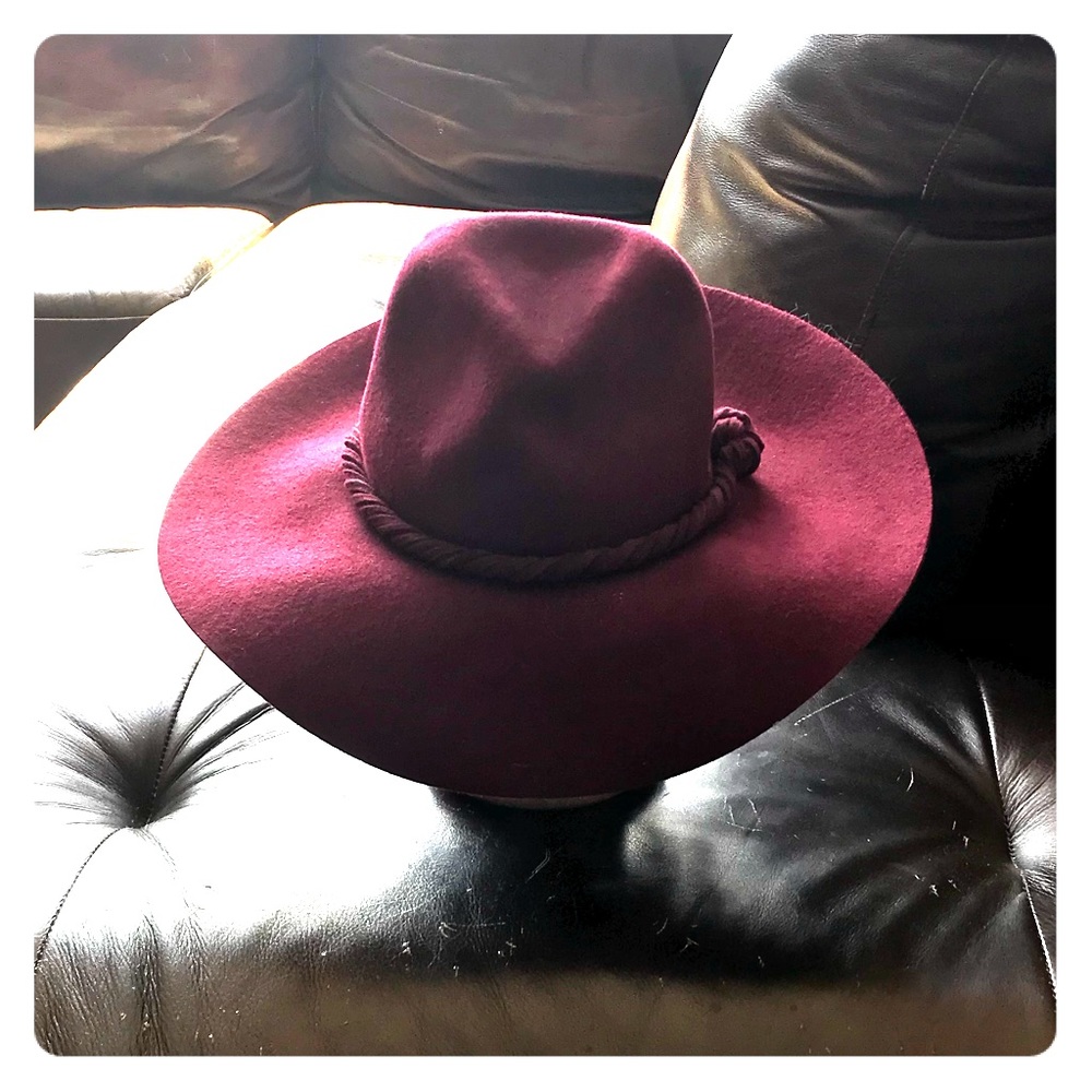 NWT Free People 100% wool hat in oxblood